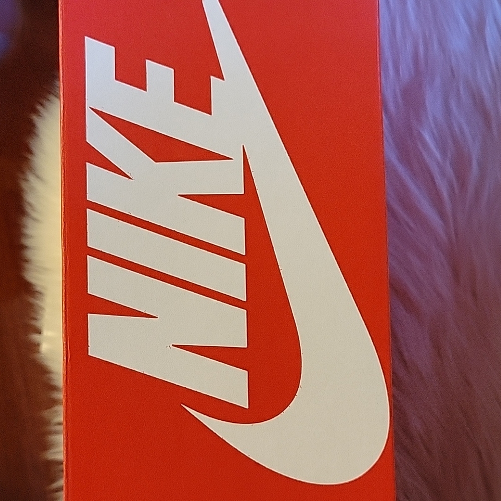 Nike Sneakers - Picture 7 of 7